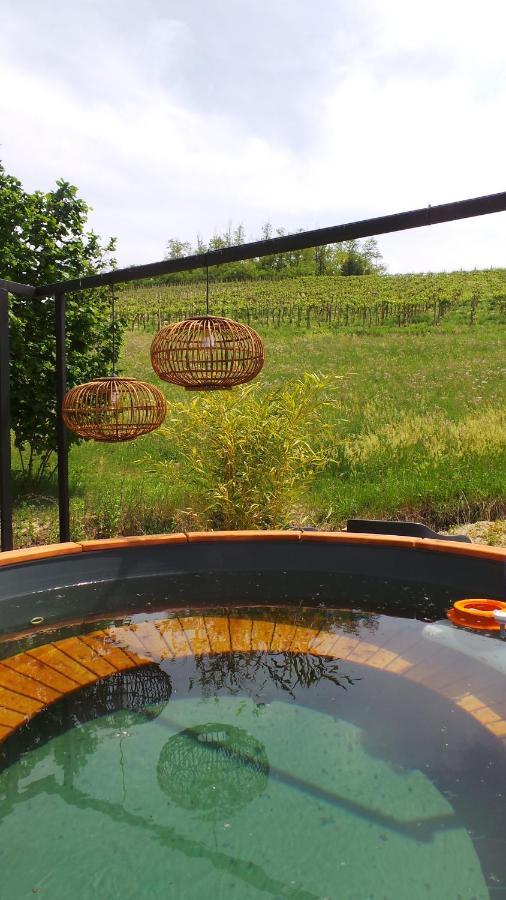 Montegrosso dʼAsti Sotto La Vigna Charm Stay Adults Only Vacation Suite מראה חיצוני תמונה