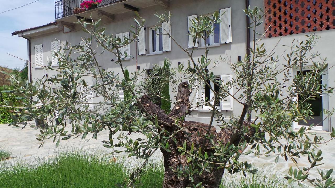 Montegrosso dʼAsti Sotto La Vigna Charm Stay Adults Only Vacation Suite מראה חיצוני תמונה
