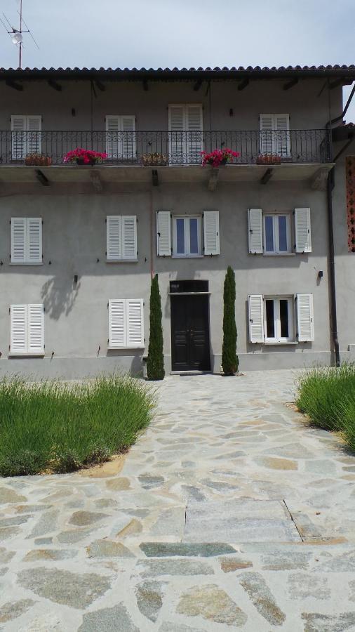 Montegrosso dʼAsti Sotto La Vigna Charm Stay Adults Only Vacation Suite מראה חיצוני תמונה