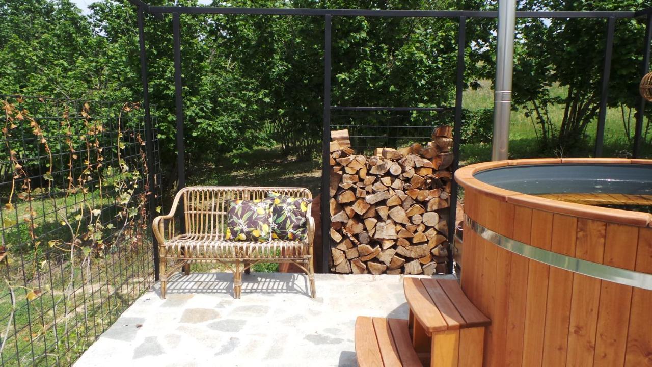Montegrosso dʼAsti Sotto La Vigna Charm Stay Adults Only Vacation Suite מראה חיצוני תמונה